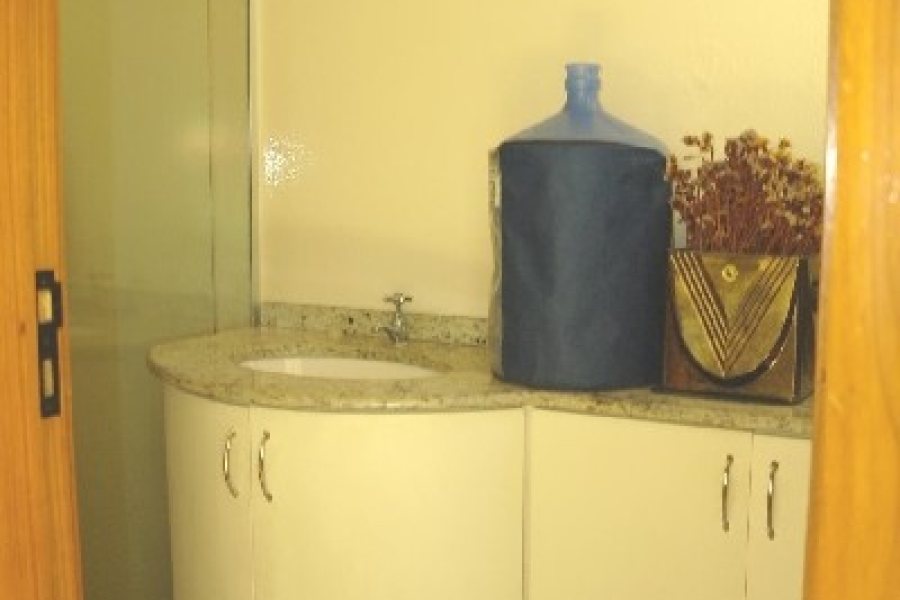 Sala com 200m², 2 vagas, no bairro São Pelegrino em Caxias do Sul para Alugar