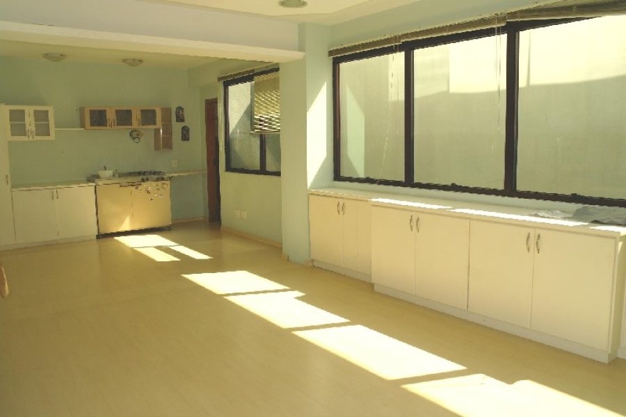 Sala com 200m², 2 vagas, no bairro São Pelegrino em Caxias do Sul para Alugar