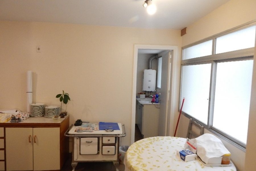 Apartamento com 118m², 3 dormitórios, 1 vaga, no bairro Centro em Caxias do Sul para Comprar