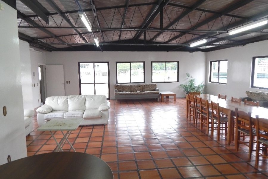 Apartamento com 118m², 3 dormitórios, 1 vaga, no bairro Centro em Caxias do Sul para Comprar