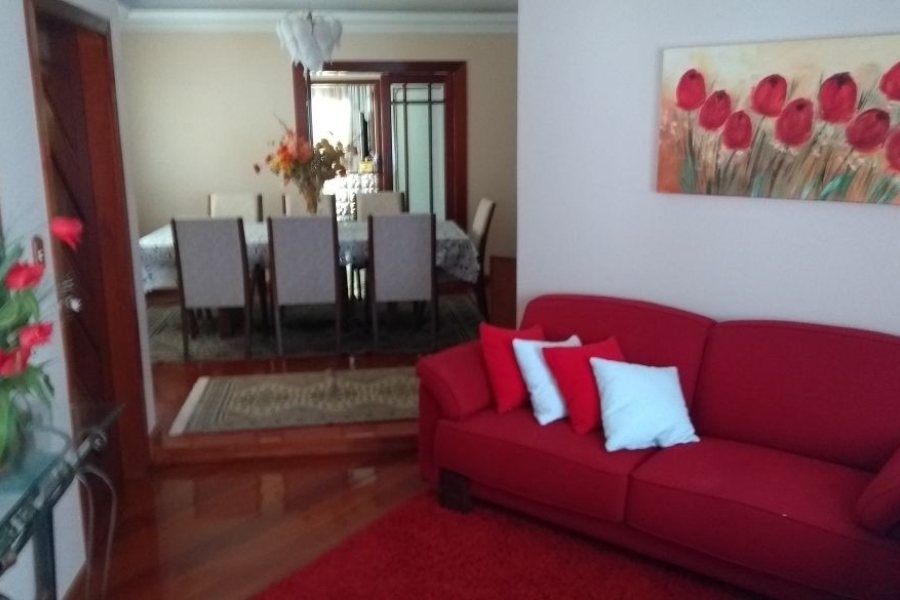 Casa com 350m², 4 dormitórios, 2 vagas, no bairro Desvio Rizzo em Caxias do Sul para Comprar