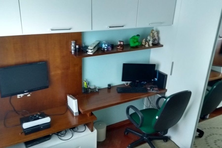 Casa com 350m², 4 dormitórios, 2 vagas, no bairro Desvio Rizzo em Caxias do Sul para Comprar