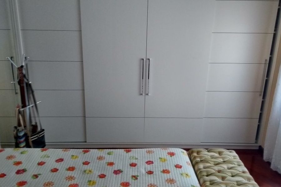 Casa com 350m², 4 dormitórios, 2 vagas, no bairro Desvio Rizzo em Caxias do Sul para Comprar