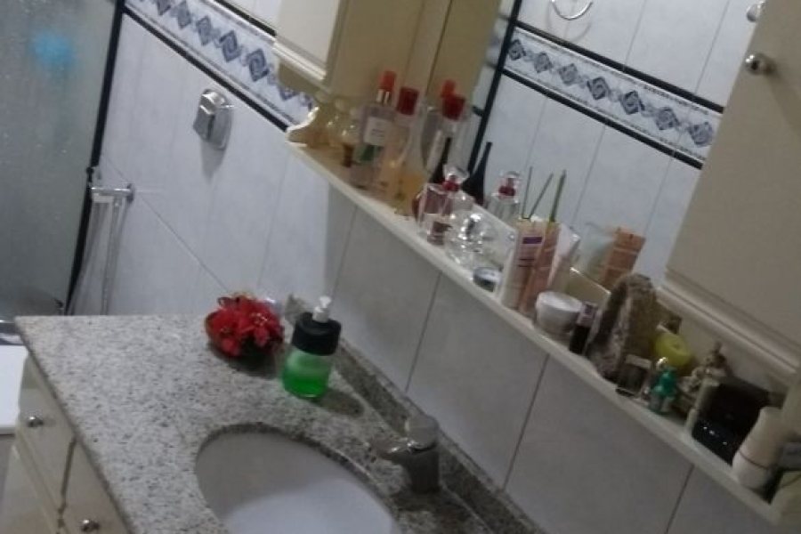Casa com 350m², 4 dormitórios, 2 vagas, no bairro Desvio Rizzo em Caxias do Sul para Comprar
