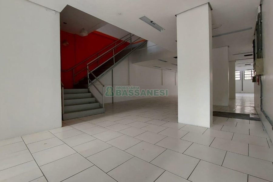 Loja com 700m², no bairro Centro em Caxias do Sul para Alugar