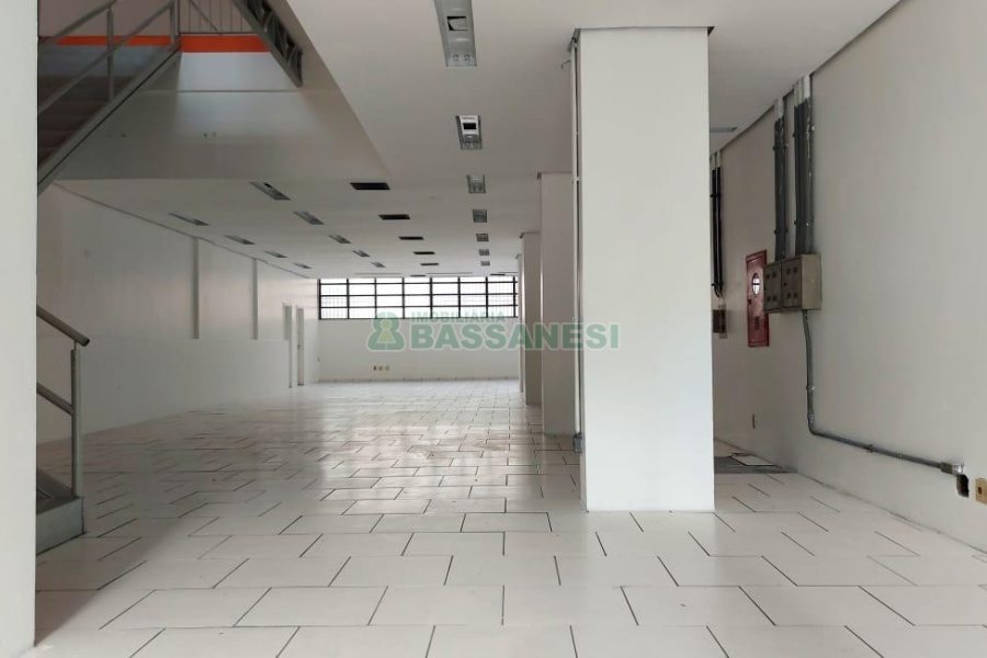 Loja com 700m², no bairro Centro em Caxias do Sul para Alugar
