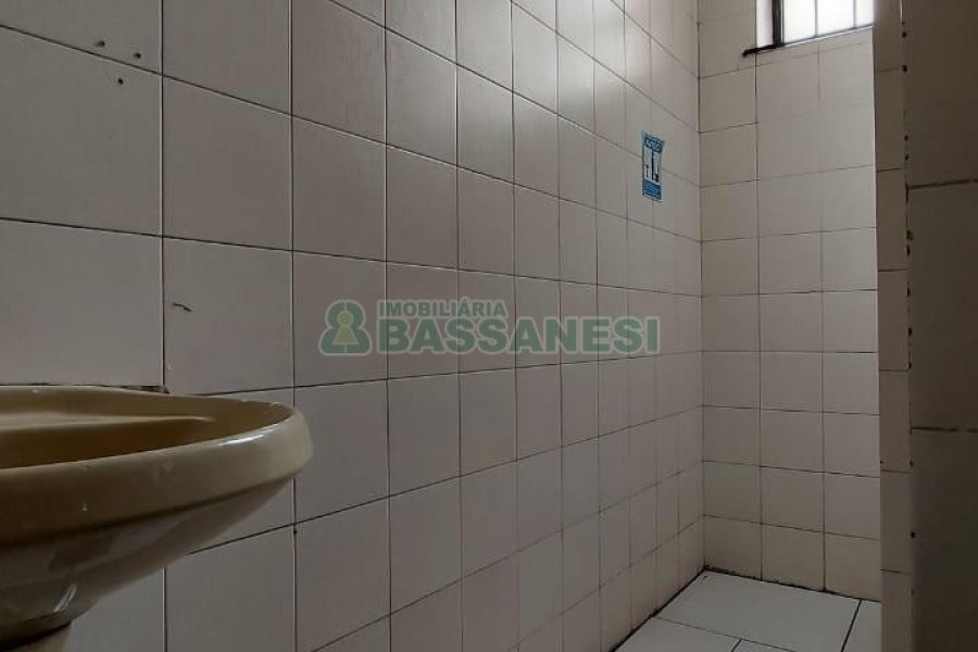 Loja com 700m², no bairro Centro em Caxias do Sul para Alugar