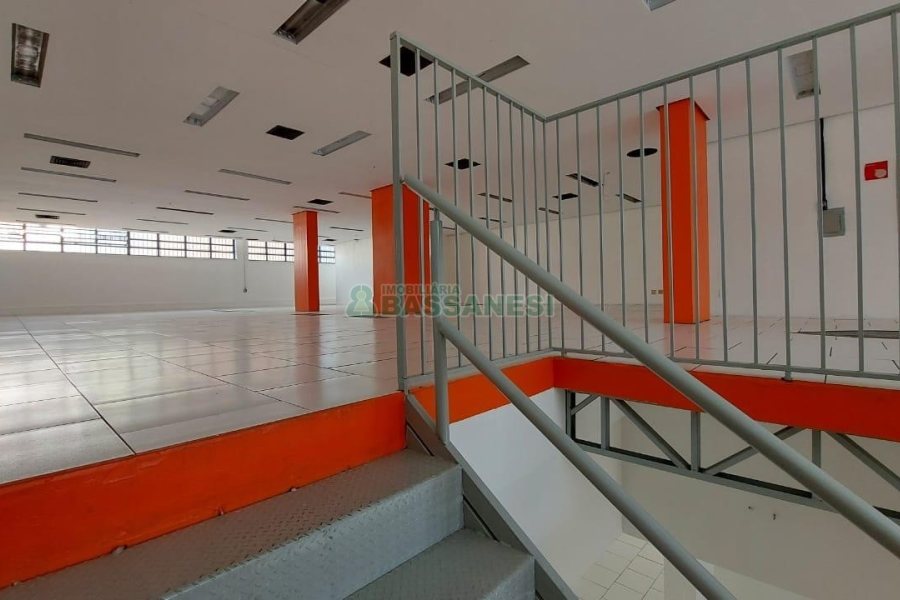 Loja com 700m², no bairro Centro em Caxias do Sul para Alugar