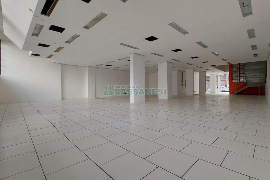 Loja com 700m², no bairro Centro em Caxias do Sul para Alugar