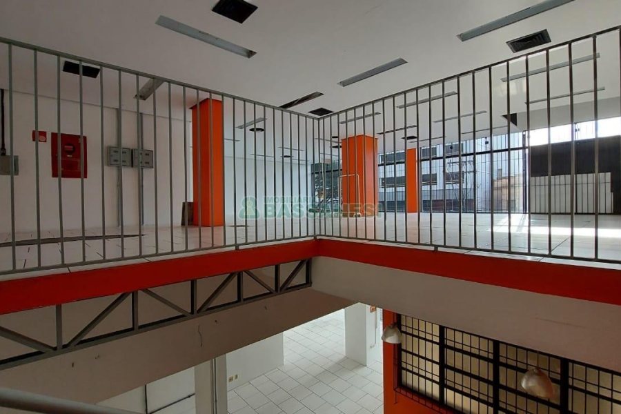 Loja com 700m², no bairro Centro em Caxias do Sul para Alugar