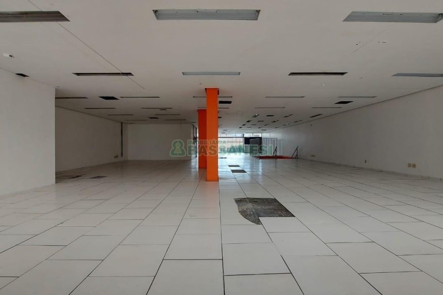 Loja com 700m², no bairro Centro em Caxias do Sul para Alugar