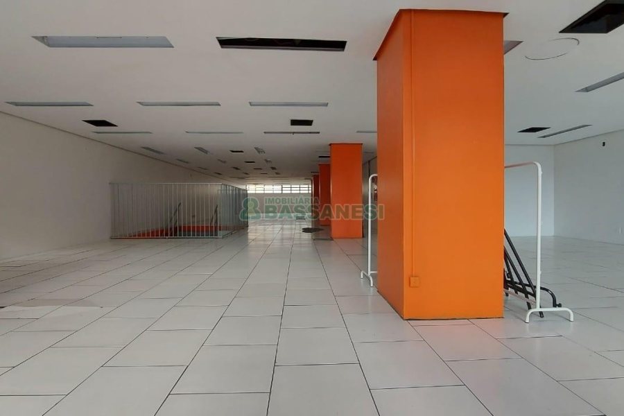 Loja com 700m², no bairro Centro em Caxias do Sul para Alugar