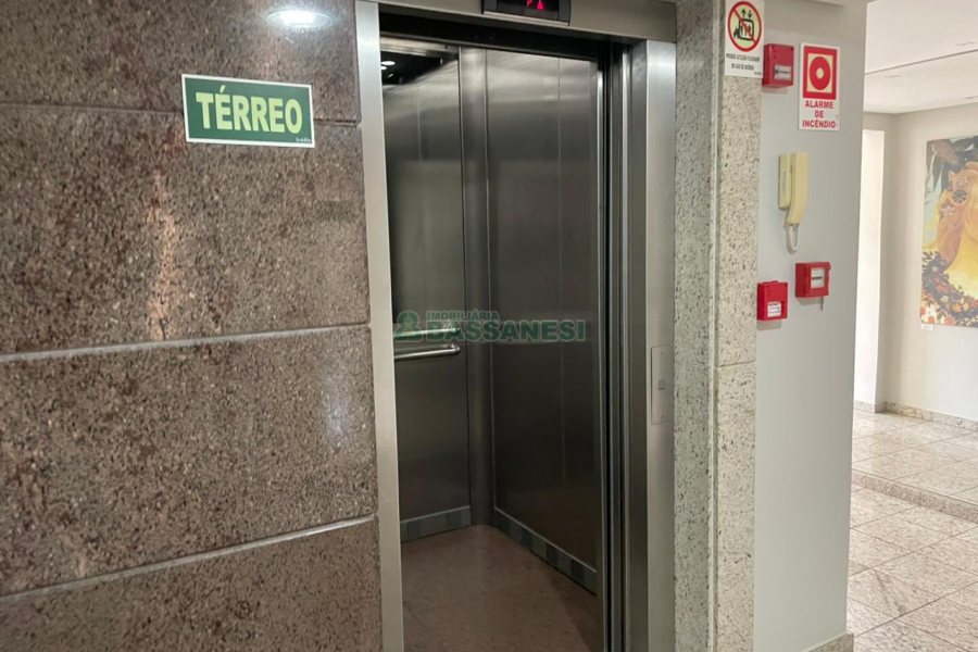 Apartamento com 78m², 2 dormitórios, 1 vaga, no bairro Centro em Caxias do Sul para Comprar