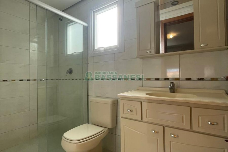 Apartamento com 78m², 2 dormitórios, 1 vaga, no bairro Centro em Caxias do Sul para Comprar