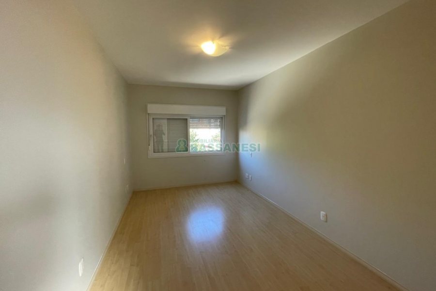 Apartamento com 78m², 2 dormitórios, 1 vaga, no bairro Centro em Caxias do Sul para Comprar