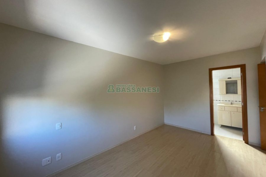 Apartamento com 78m², 2 dormitórios, 1 vaga, no bairro Centro em Caxias do Sul para Comprar