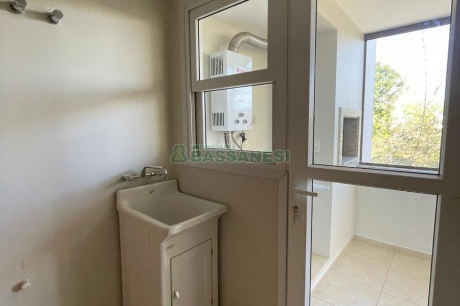 Apartamento com 78m², 2 dormitórios, 1 vaga, no bairro Centro em Caxias do Sul para Comprar