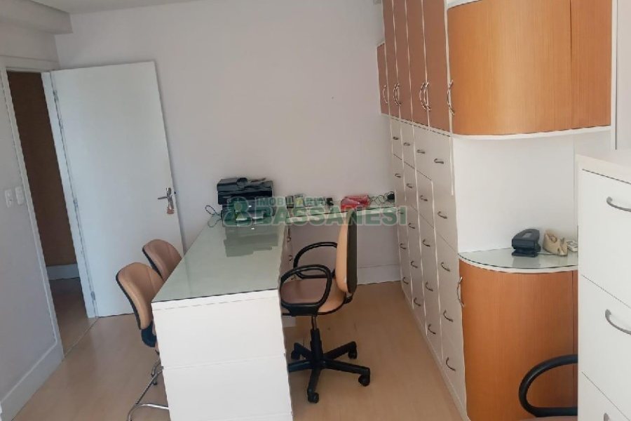 Sala com 12m², no bairro Centro em Caxias do Sul para Alugar