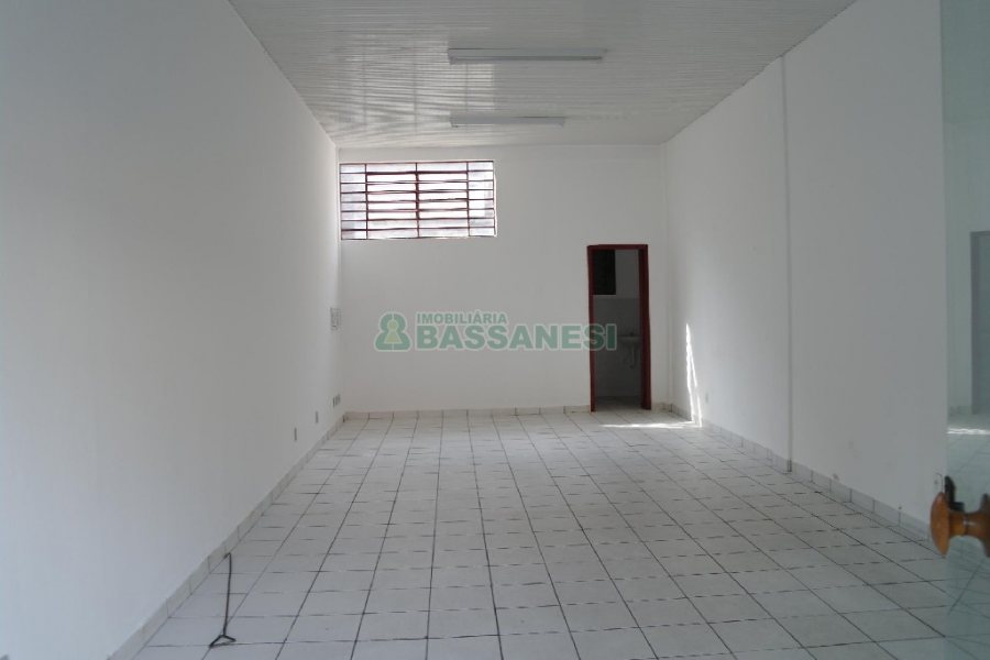 Loja com 60m², no bairro São Pelegrino em Caxias do Sul para Alugar