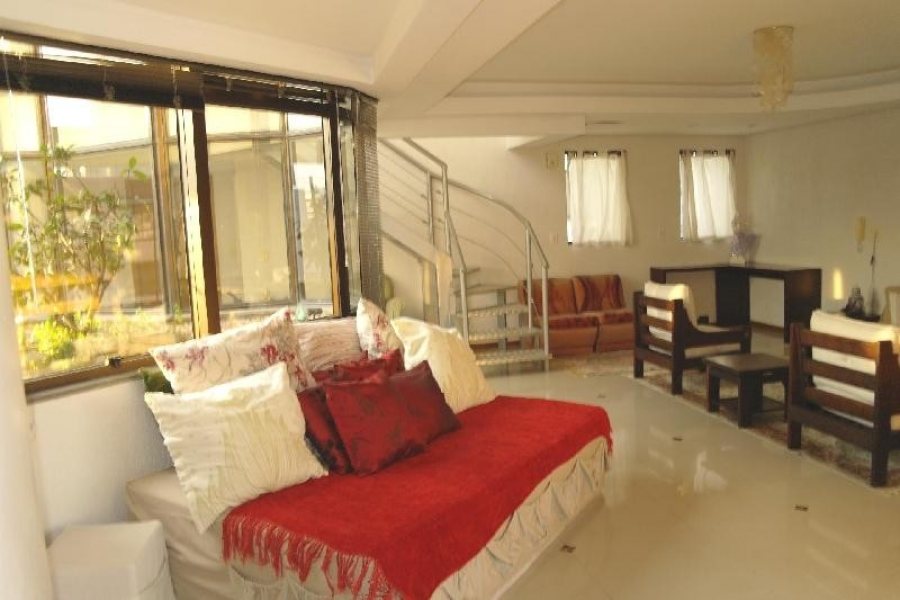 Apto Mobiliado com 102m², 2 dormitórios, 1 vaga, no bairro Centro em Caxias do Sul para Comprar