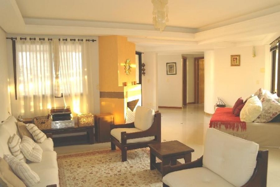 Apto Mobiliado com 102m², 2 dormitórios, 1 vaga, no bairro Centro em Caxias do Sul para Comprar