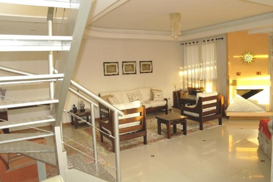 Apto Mobiliado com 102m², 2 dormitórios, 1 vaga, no bairro Centro em Caxias do Sul para Comprar