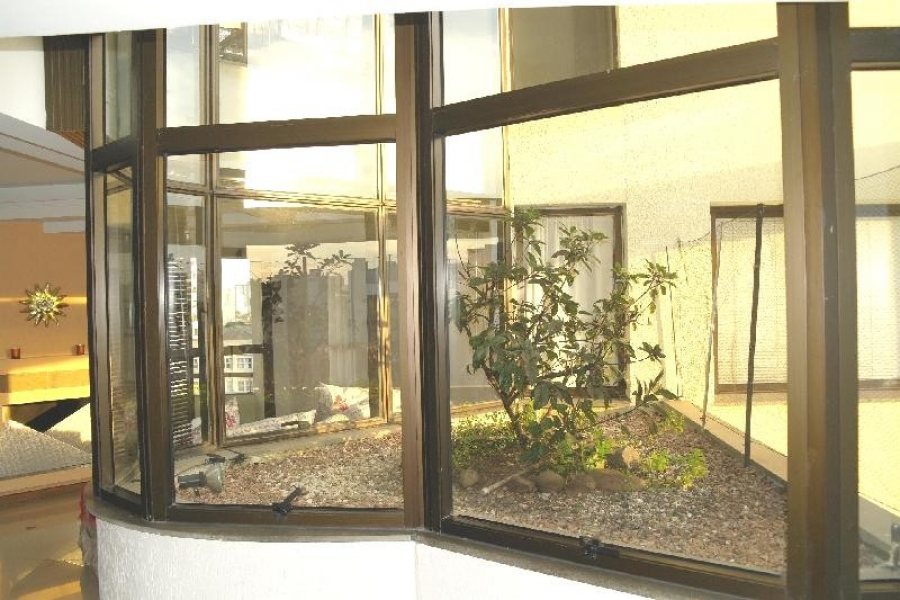 Apto Mobiliado com 102m², 2 dormitórios, 1 vaga, no bairro Centro em Caxias do Sul para Comprar