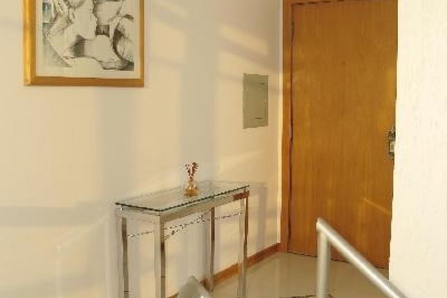 Apto Mobiliado com 102m², 2 dormitórios, 1 vaga, no bairro Centro em Caxias do Sul para Comprar