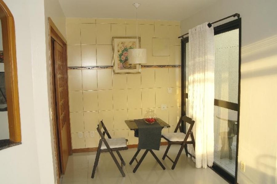 Apto Mobiliado com 102m², 2 dormitórios, 1 vaga, no bairro Centro em Caxias do Sul para Comprar