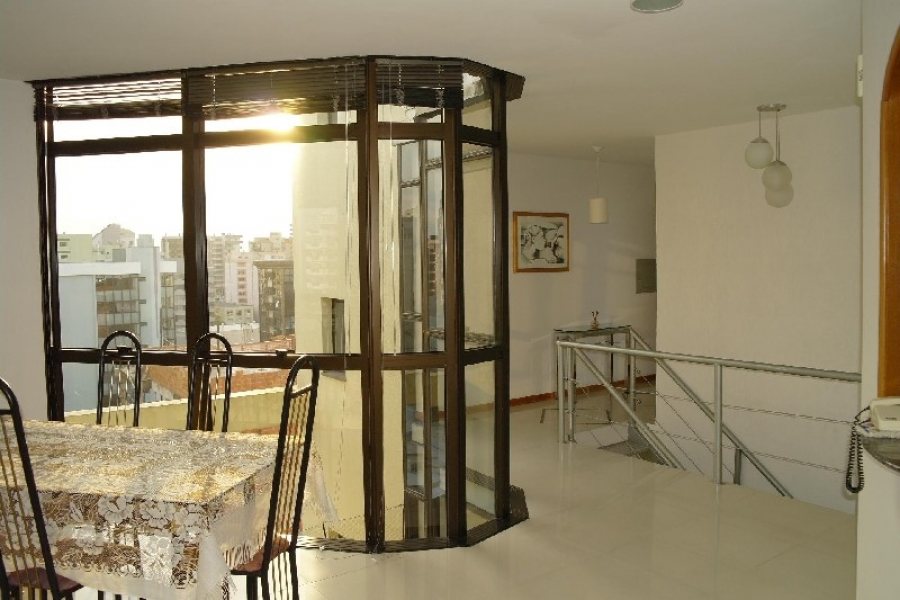 Apto Mobiliado com 102m², 2 dormitórios, 1 vaga, no bairro Centro em Caxias do Sul para Comprar