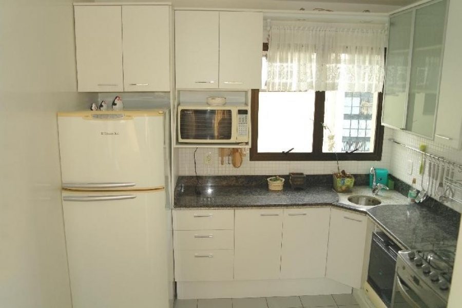 Apto Mobiliado com 102m², 2 dormitórios, 1 vaga, no bairro Centro em Caxias do Sul para Comprar