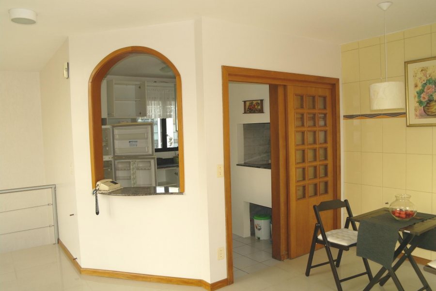 Apto Mobiliado com 102m², 2 dormitórios, 1 vaga, no bairro Centro em Caxias do Sul para Comprar