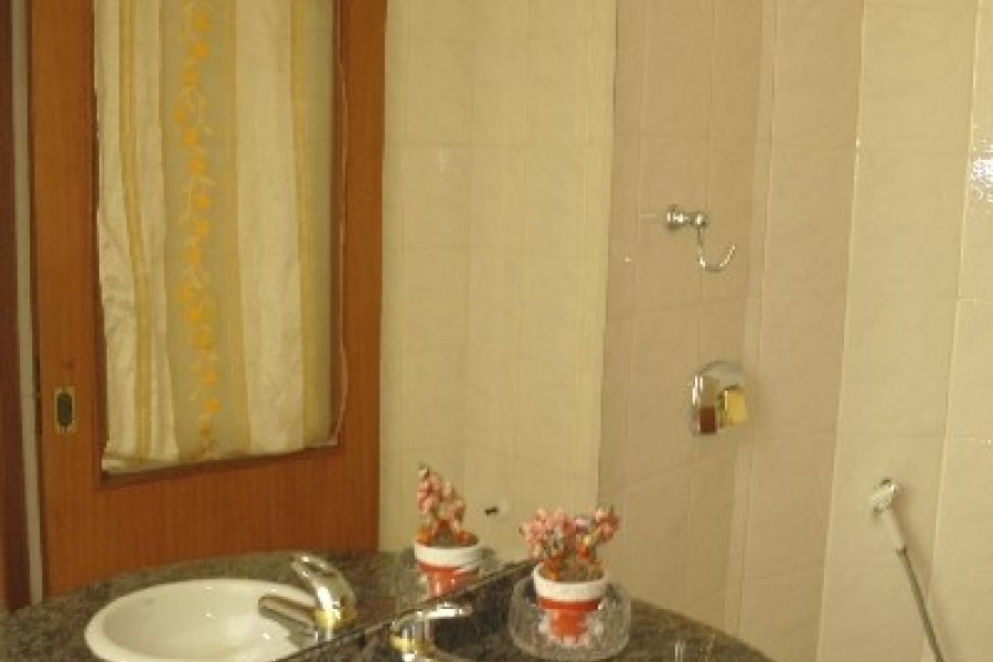 Apto Mobiliado com 102m², 2 dormitórios, 1 vaga, no bairro Centro em Caxias do Sul para Comprar