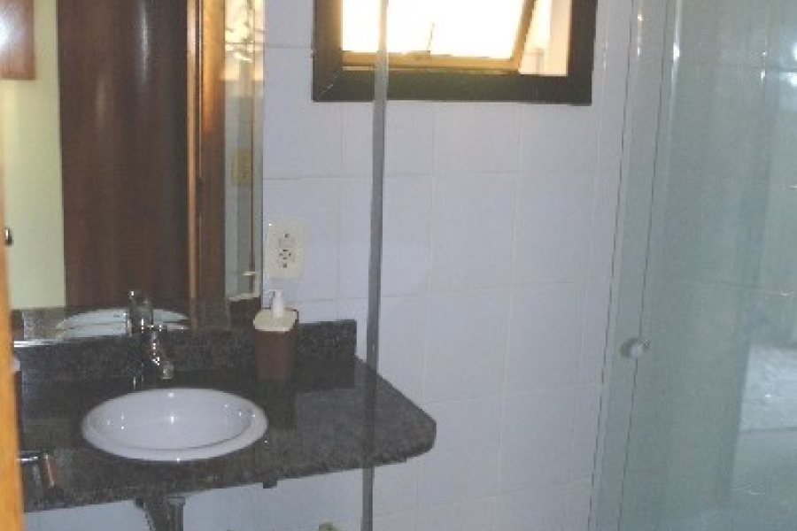 Apto Mobiliado com 102m², 2 dormitórios, 1 vaga, no bairro Centro em Caxias do Sul para Comprar