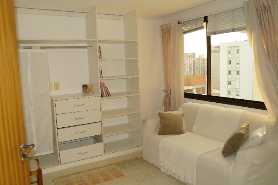 Apto Mobiliado com 102m², 2 dormitórios, 1 vaga, no bairro Centro em Caxias do Sul para Comprar