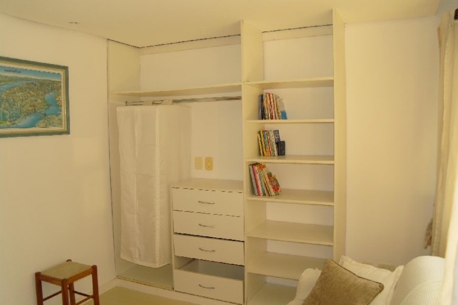 Apto Mobiliado com 102m², 2 dormitórios, 1 vaga, no bairro Centro em Caxias do Sul para Comprar