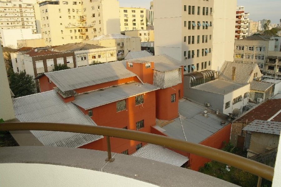 Apto Mobiliado com 102m², 2 dormitórios, 1 vaga, no bairro Centro em Caxias do Sul para Comprar