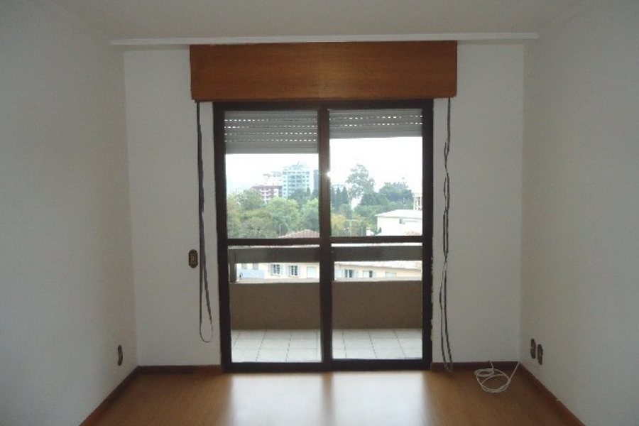 Apartamento com 90m², 2 dormitórios, 1 vaga, no bairro Madureira em Caxias do Sul para Comprar
