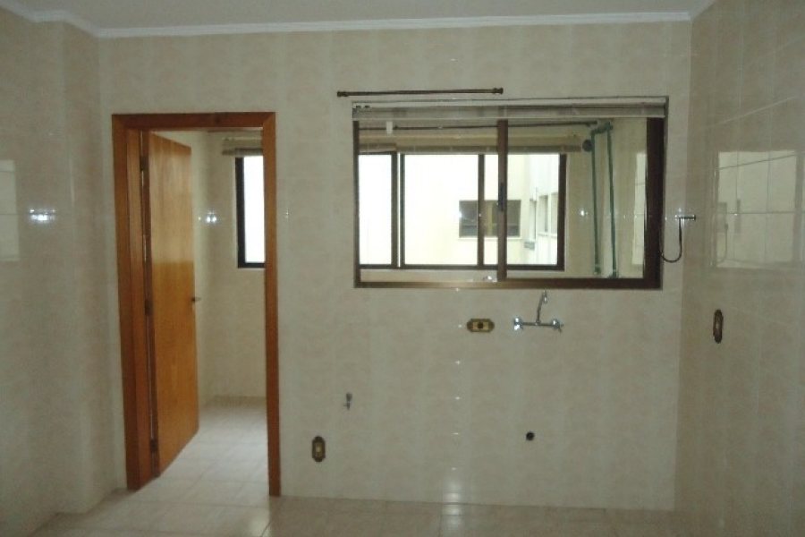 Apartamento com 90m², 2 dormitórios, 1 vaga, no bairro Madureira em Caxias do Sul para Comprar