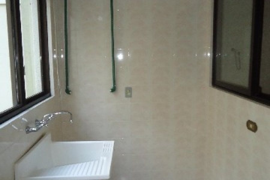 Apartamento com 90m², 2 dormitórios, 1 vaga, no bairro Madureira em Caxias do Sul para Comprar