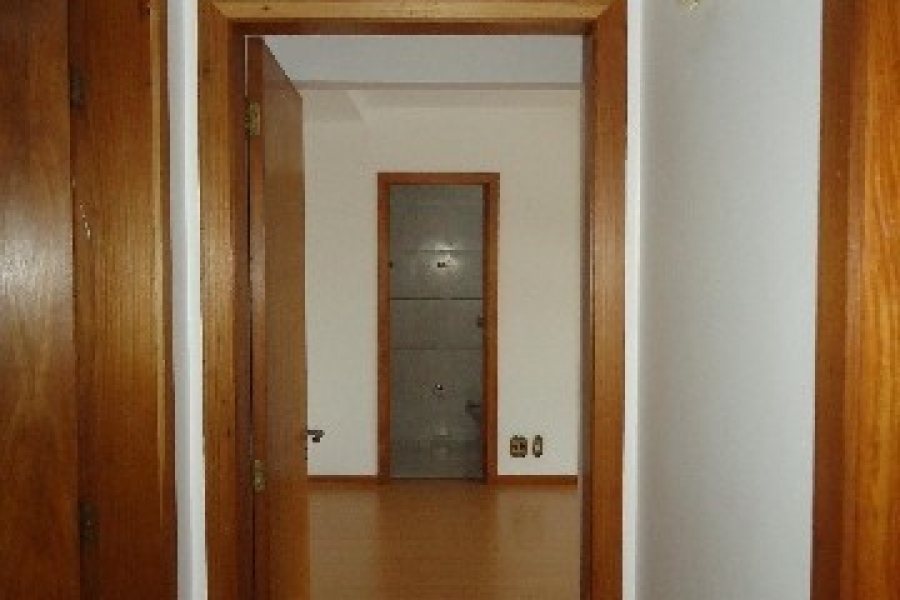 Apartamento com 90m², 2 dormitórios, 1 vaga, no bairro Madureira em Caxias do Sul para Comprar