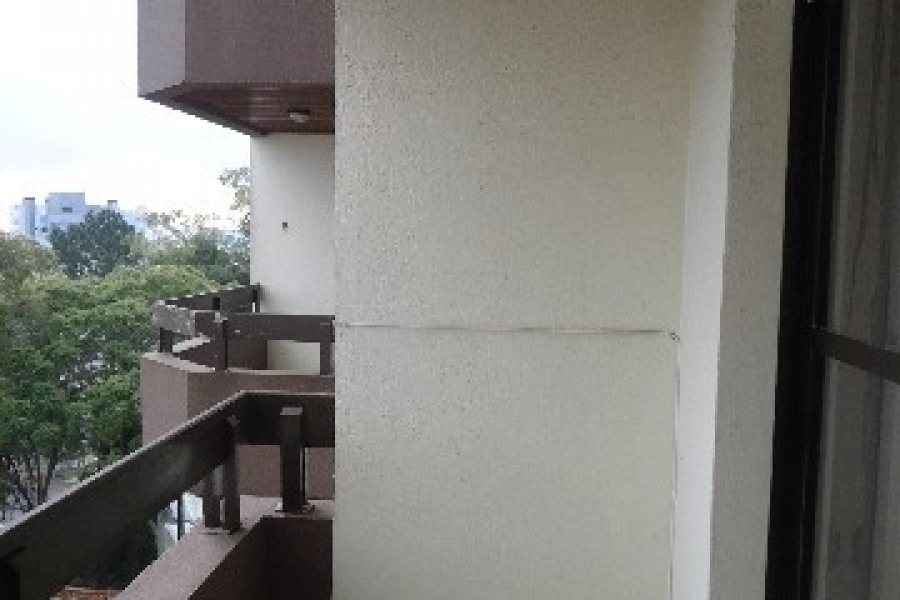 Apartamento com 90m², 2 dormitórios, 1 vaga, no bairro Madureira em Caxias do Sul para Comprar