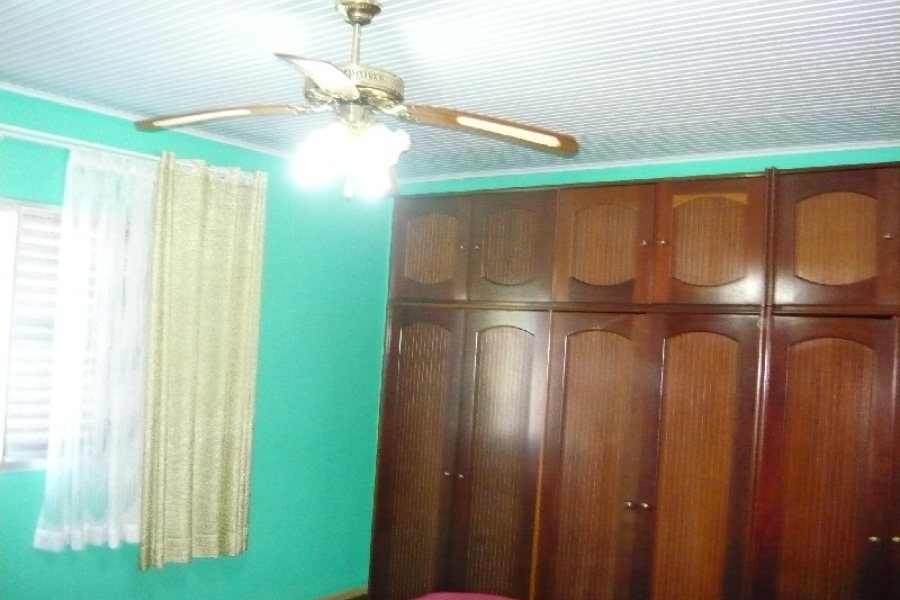 Casa com 234m², 3 dormitórios, 3 vagas, no bairro Serrano em Caxias do Sul para Comprar