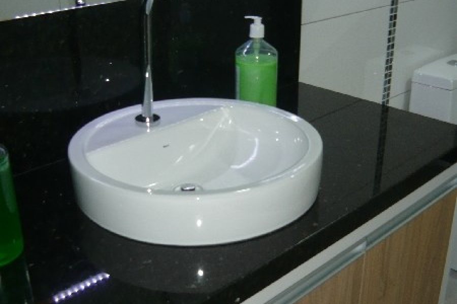 Casa com 234m², 3 dormitórios, 3 vagas, no bairro Serrano em Caxias do Sul para Comprar