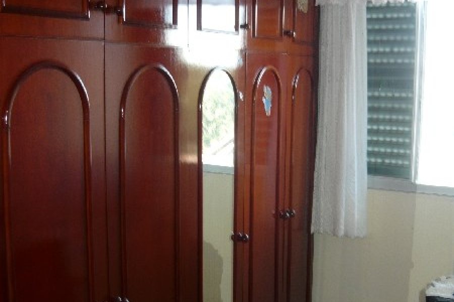 Casa com 234m², 3 dormitórios, 3 vagas, no bairro Serrano em Caxias do Sul para Comprar