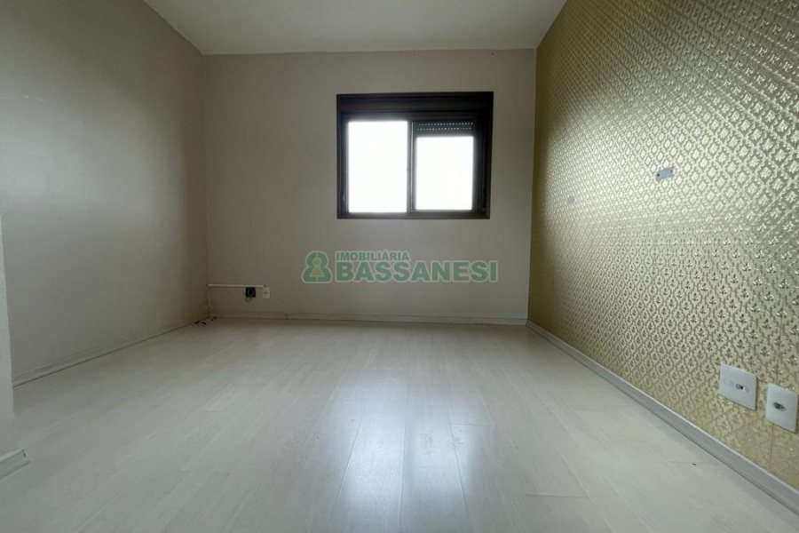 Apartamento com 60m², 2 dormitórios, 2 vagas, no bairro São Pelegrino em Caxias do Sul para Alugar