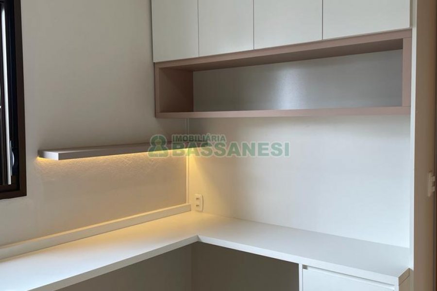 Apartamento com 60m², 2 dormitórios, 2 vagas, no bairro São Pelegrino em Caxias do Sul para Alugar