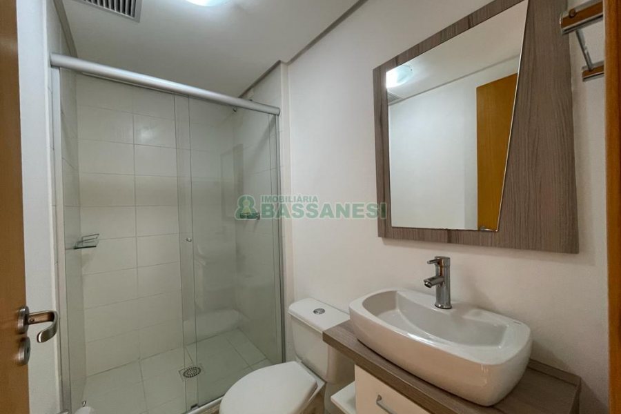 Apartamento com 60m², 2 dormitórios, 2 vagas, no bairro São Pelegrino em Caxias do Sul para Alugar