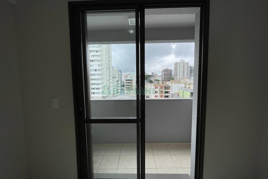 Apartamento com 60m², 2 dormitórios, 2 vagas, no bairro São Pelegrino em Caxias do Sul para Alugar