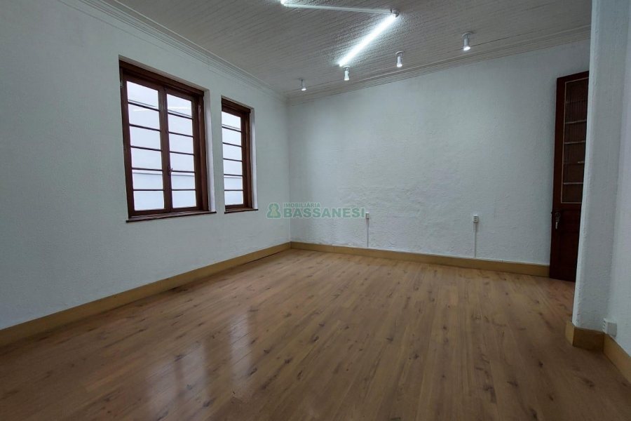 Casa Comercial com 80m², no bairro Centro em Caxias do Sul para Alugar